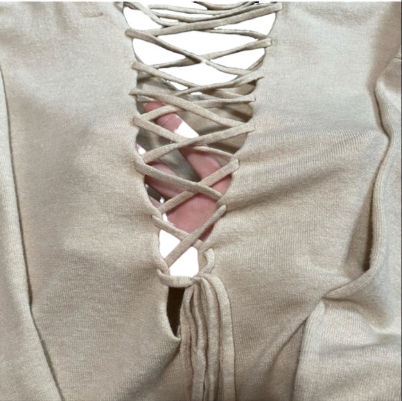 Criss cross back long sleeves - Picture 9 of 12